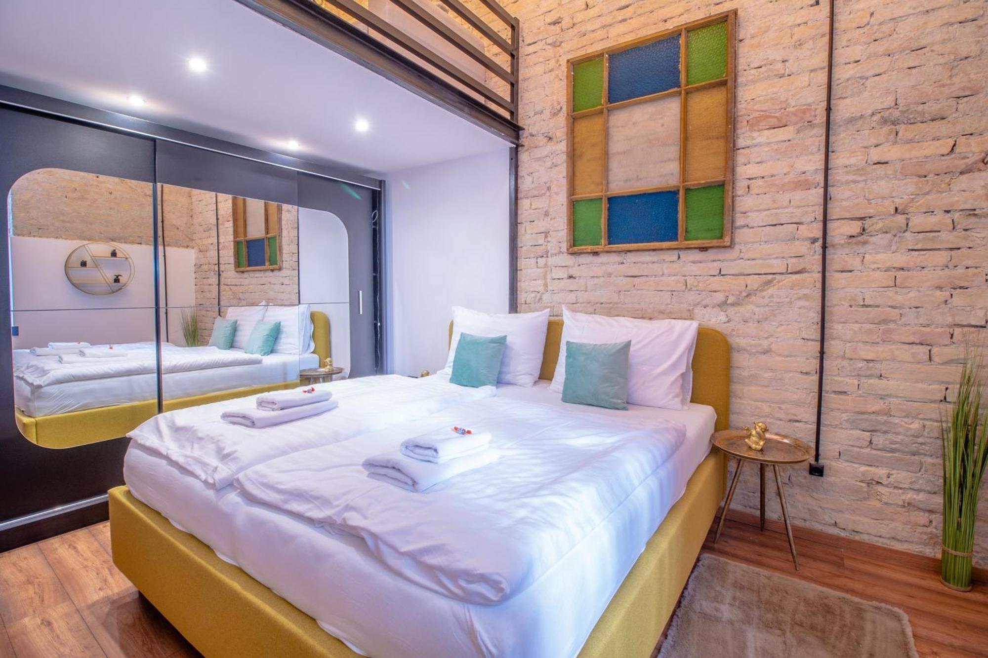 Corvin Loft Apartamento Budapeste Exterior foto